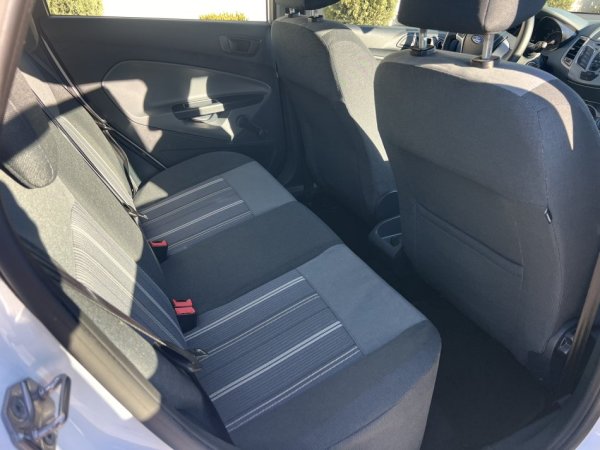 FORD FIESTA 1.4 NAFTE 👉 2010 👈 kambio MANUALE 4.200 €