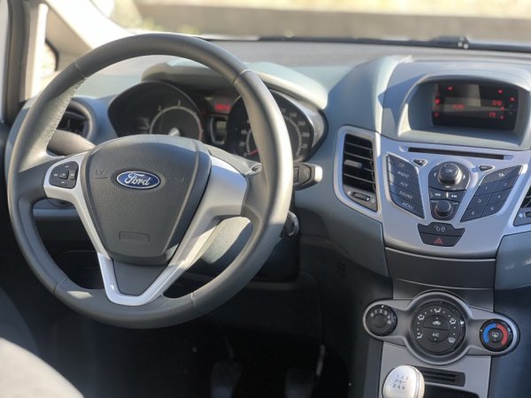 FORD FIESTA 1.4 NAFTE 👉 2010 👈 kambio MANUALE 4.200 €