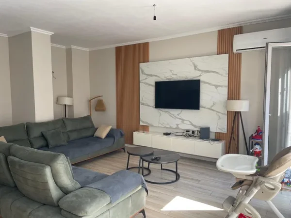 Tirane, shitet apartament 3+1+Ballkon Kati 5