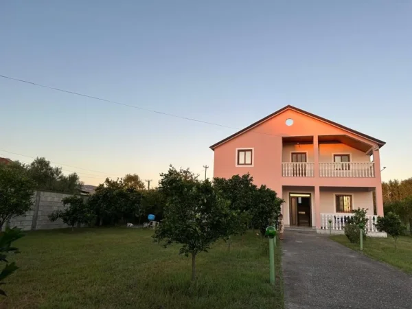 Lezhe, shitet nga Pronari, pa-komision shtepi 2 Katshe , 160 m² 130.000 € (Rrile ,ish koperativa)