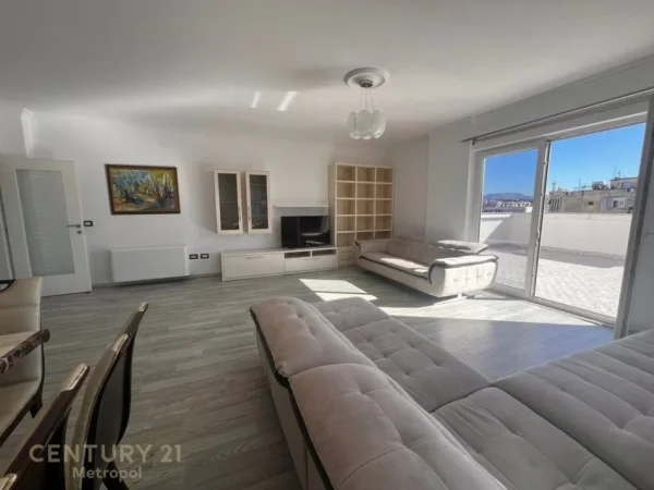 Tirane, jepet me qera apartament+verande | Penthouse 2+1+Aneks+Ballkon Kati 10, 294 m² 1.300 € (Selvia)