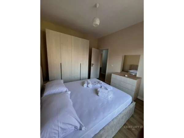 Tirane, jepet me qera apartament 2+1 Kati 2, 94 m² 700 € (Bulevardi i Ri)