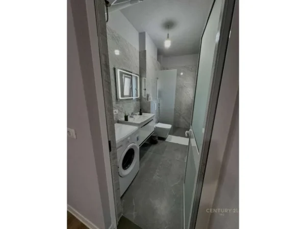 Tirane, jepet me qera apartament 2+1 Kati 2, 94 m² 700 € (Bulevardi i Ri)