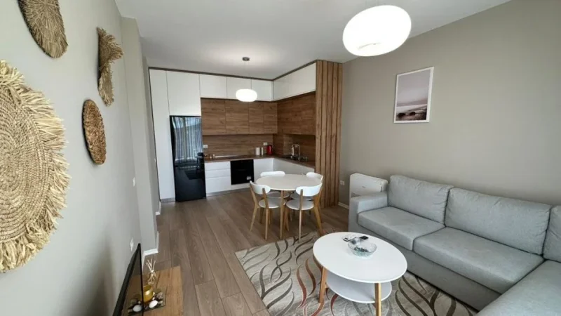 Tirane, jepet me qera apartament 1+1+Ballkon Kati 6, 76 m² 450 € (Grand Galley)