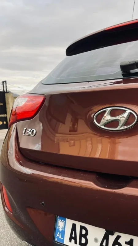 Tirane, shitet makine Hyundai Nafte, kafe automatik Kondicioner 189.000 km 6.700 €