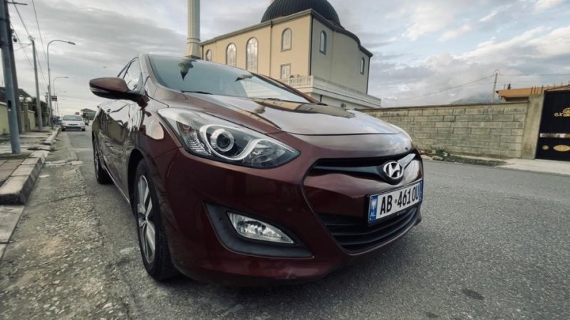 Tirane, shitet makine Hyundai Nafte, kafe automatik Kondicioner 189.000 km 6.700 €