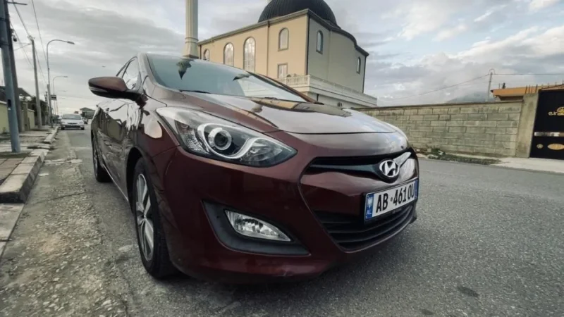 Tirane, shitet makine Hyundai Nafte, kafe automatik Kondicioner 189.000 km 6.700 €