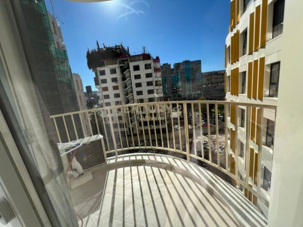 Tirane, jepet me qera apartament 2+1 Kati 4, 100 m² 1.000 € (Zogu i Zi)