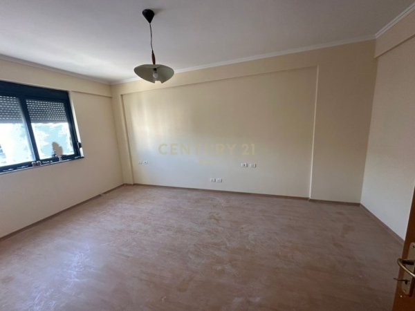 Durres, shitet apartament 1+1 Kati 6, 64 m² 75.000 € (Drejtoria e Policise)