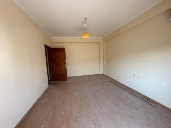 Durres, shitet apartament 1+1 Kati 6, 64 m² 75.000 € (Drejtoria e Policise)