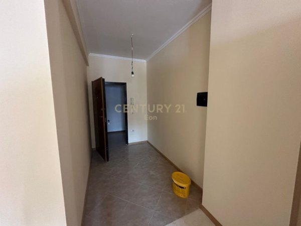 Durres, shitet apartament 1+1 Kati 6, 64 m² 75.000 € (Drejtoria e Policise)