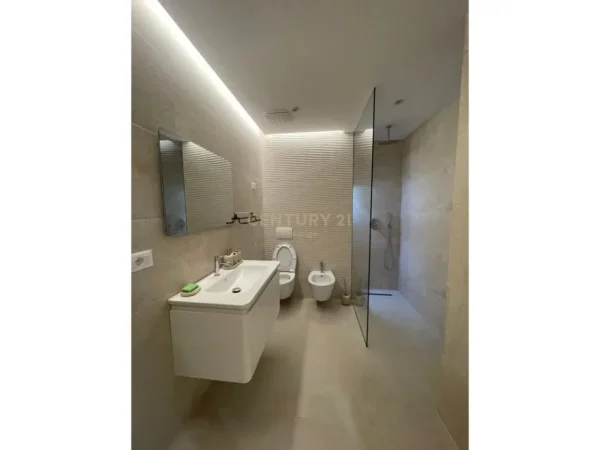 Tirane, jepet me qera apartament 2+1 Kati 8, 110 m² 1.200 € (Ambasada Amerikane)