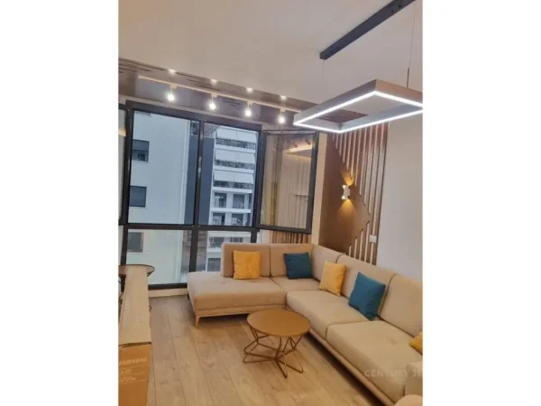 Tirane, jepet me qera apartament 2+1+Aneks+Ballkon Kati 5, 100 m² 950 € (Ish-Parku)