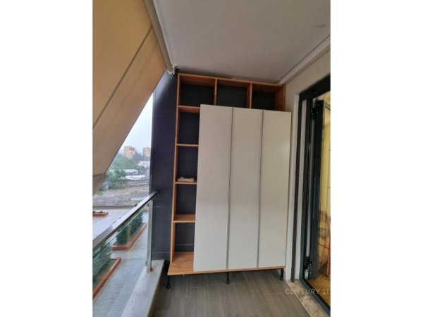 Tirane, jepet me qera apartament 2+1+Aneks+Ballkon Kati 5, 100 m² 950 € (Ish-Parku)