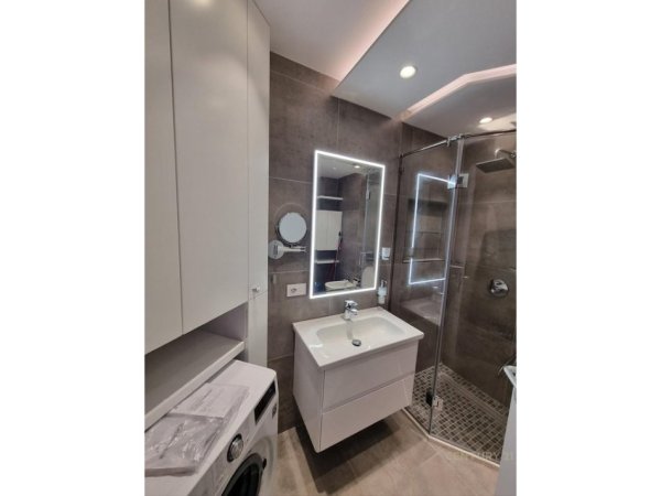Tirane, jepet me qera apartament 2+1+Aneks+Ballkon Kati 5, 100 m² 950 € (Ish-Parku)