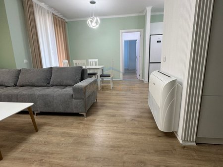 Tirane, jepet me qera apartament 2+1 Kati 4, 110 m² 1.200 €