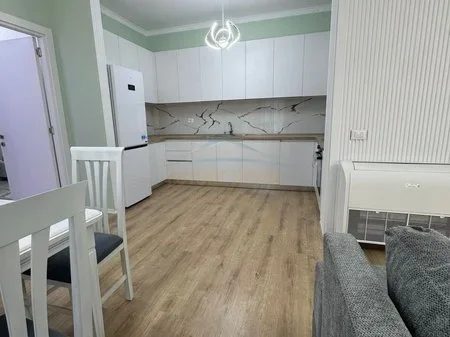 Tirane, jepet me qera apartament 2+1 Kati 4, 110 m² 1.200 €