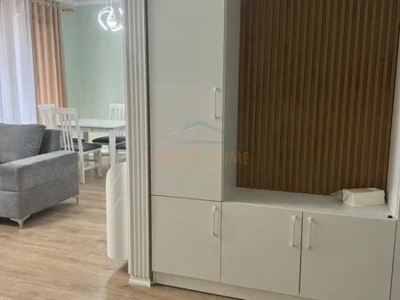 Tirane, jepet me qera apartament 2+1 Kati 4, 110 m² 1.200 €