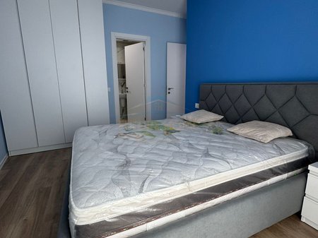 Tirane, jepet me qera apartament 2+1 Kati 4, 110 m² 1.200 €