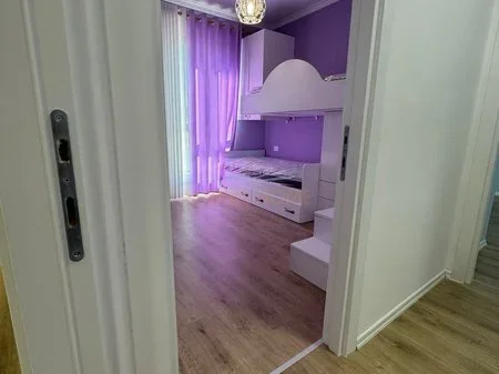 Tirane, jepet me qera apartament 2+1 Kati 4, 110 m² 1.200 €