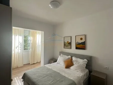 Tirane, jepet me qera apartament 2+1 Kati 2, 88 m² 850 € 