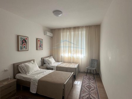 Tirane, jepet me qera apartament 2+1 Kati 2, 88 m² 850 € 