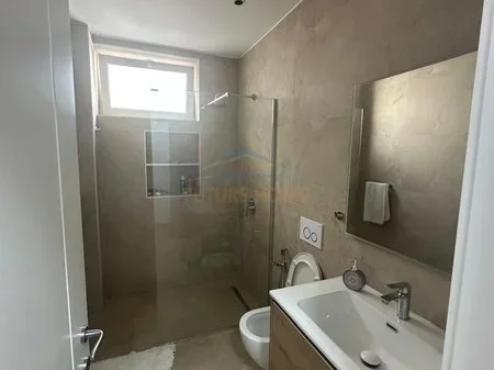 Tirane, jepet me qera apartament 2+1 Kati 2, 88 m² 850 € 