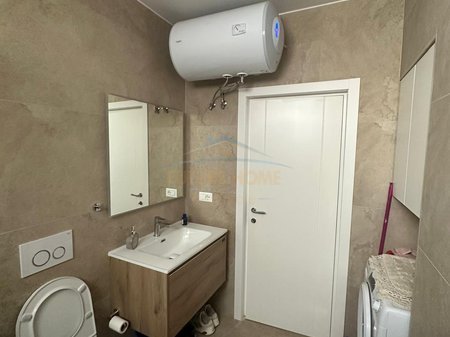 Tirane, jepet me qera apartament 2+1 Kati 2, 88 m² 850 € 
