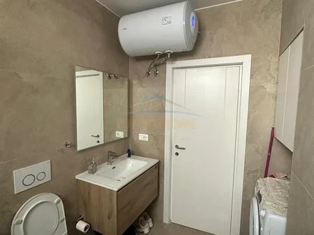Tirane, jepet me qera apartament 2+1 Kati 2, 88 m² 850 € 