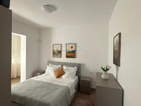 Tirane, jepet me qera apartament 2+1 Kati 2, 88 m² 850 € 