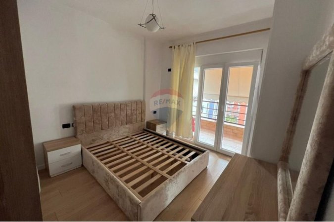 Tirane, jepet me qera apartament 1+1 Kati 7, 65 m² 600 € (rruga e Kavajes)