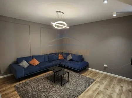 Tirane, jepet me qera apartament 2+1 Kati 5, 95 m² 1.000 € 