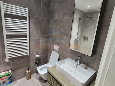 Tirane, jepet me qera apartament 2+1 Kati 5, 95 m² 1.000 € 