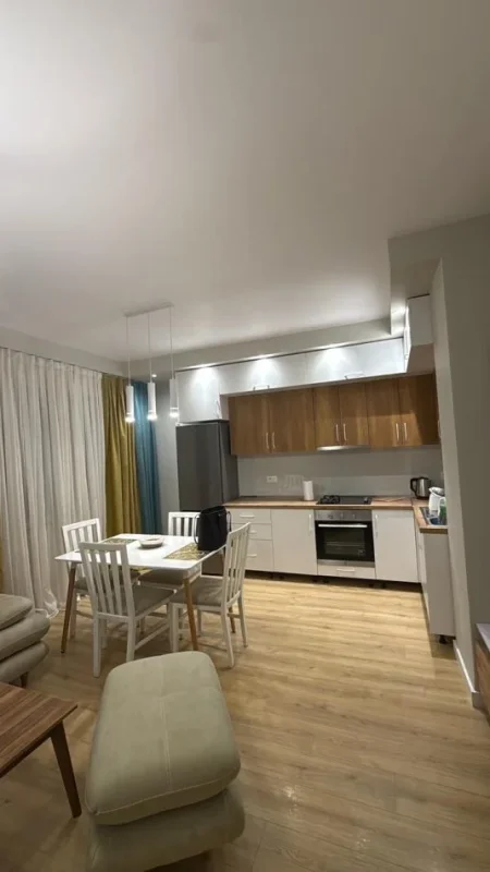 Tirane, jepet me qera apartament 1+1+Ballkon , 550 € (Astir, prane Bar Artistit)