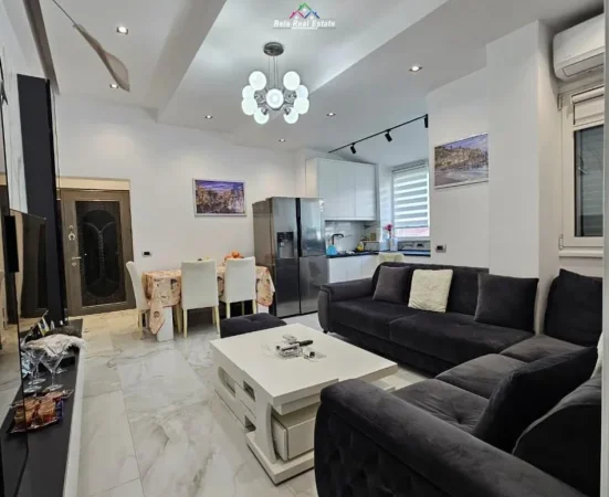 Tirane, jepet me qera apartament 1+1+Ballkon Kati 5, 70 m² 550 € (Kodra e Diellit)