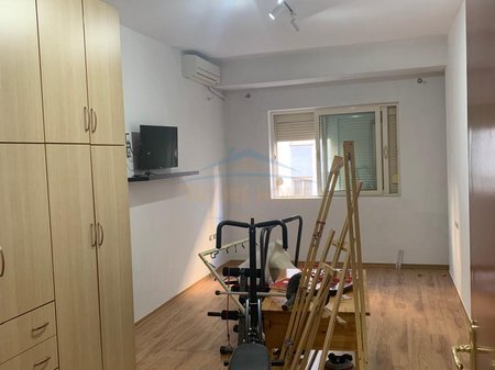 Tirane, jepet me qera apartament 2+1 Kati 3, 102 m² 550 € 