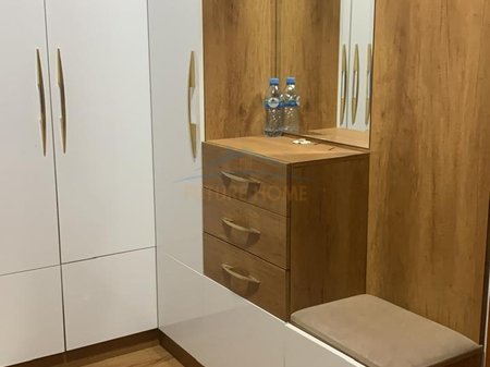 Tirane, jepet me qera apartament 2+1 Kati 3, 102 m² 550 € 