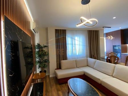 Tirane, jepet me qera apartament 2+1 Kati 4, 102 m² 1.300 € 