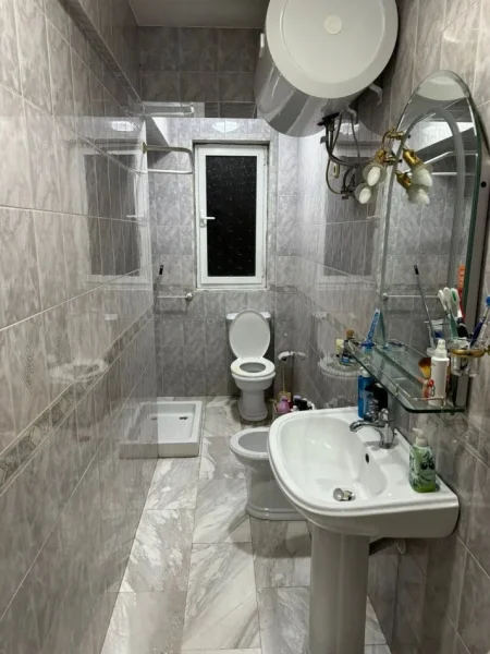 Tirane, jepet me qera apartament 1+1 Kati 2, 600 € 