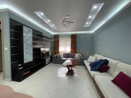Tirane, jepet me qera apartament 2+1 Kati 6, 117 m² 700 € 