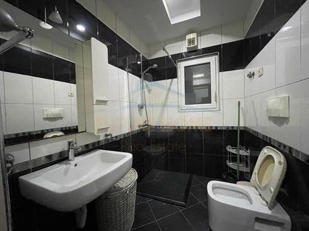 Tirane, jepet me qera apartament 2+1 Kati 6, 117 m² 700 € 