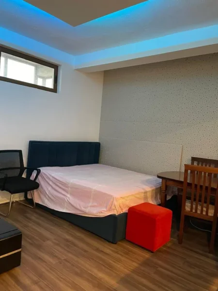 Tirane, jepet me qera apartament 1+1 Kati 1, 300 € 