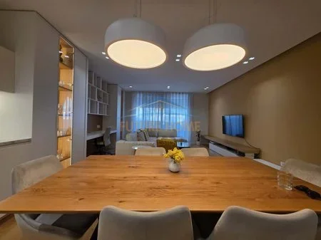 Tirane, jepet me qera apartament 3+1 Kati 6, 160 m² 1.500 € 