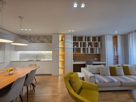 Tirane, jepet me qera apartament 3+1 Kati 6, 160 m² 1.500 € 