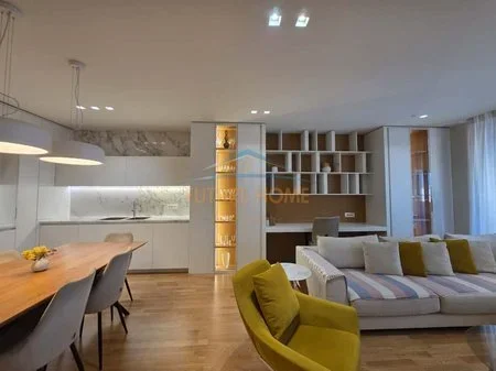 Tirane, jepet me qera apartament 3+1 Kati 6, 160 m² 1.500 € 