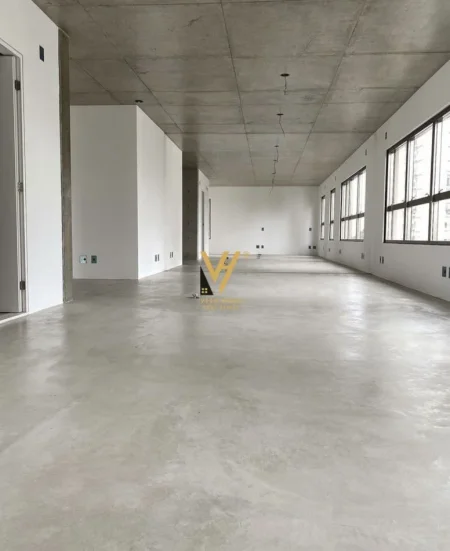 Tirane, jepet me qera zyre Kati 13, 152 m² 1.200 € (MINE PEZA)