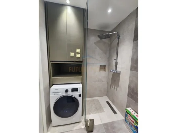 Tirane, jepet me qera apartament 2+1+Ballkon Kati 5, 105 m² 1.000 € (QUARTUM Residence, Rruga Jordan Misja)