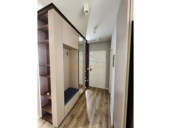 Tirane, jepet me qera apartament 2+1+Ballkon Kati 5, 105 m² 1.000 € (QUARTUM Residence, Rruga Jordan Misja)