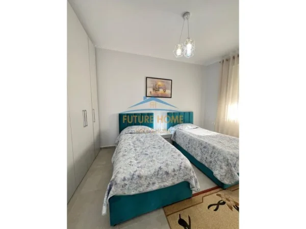 Tirane, jepet me qera apartament 2+1+Ballkon Kati 8, 109 m² 1.100 € (Qender)