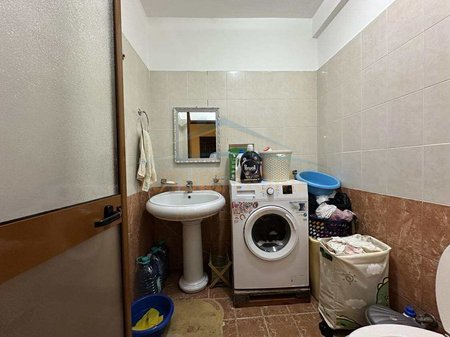 Tirane, shitet apartament 2+1 Kati 1, 94 m² 135.000 € 